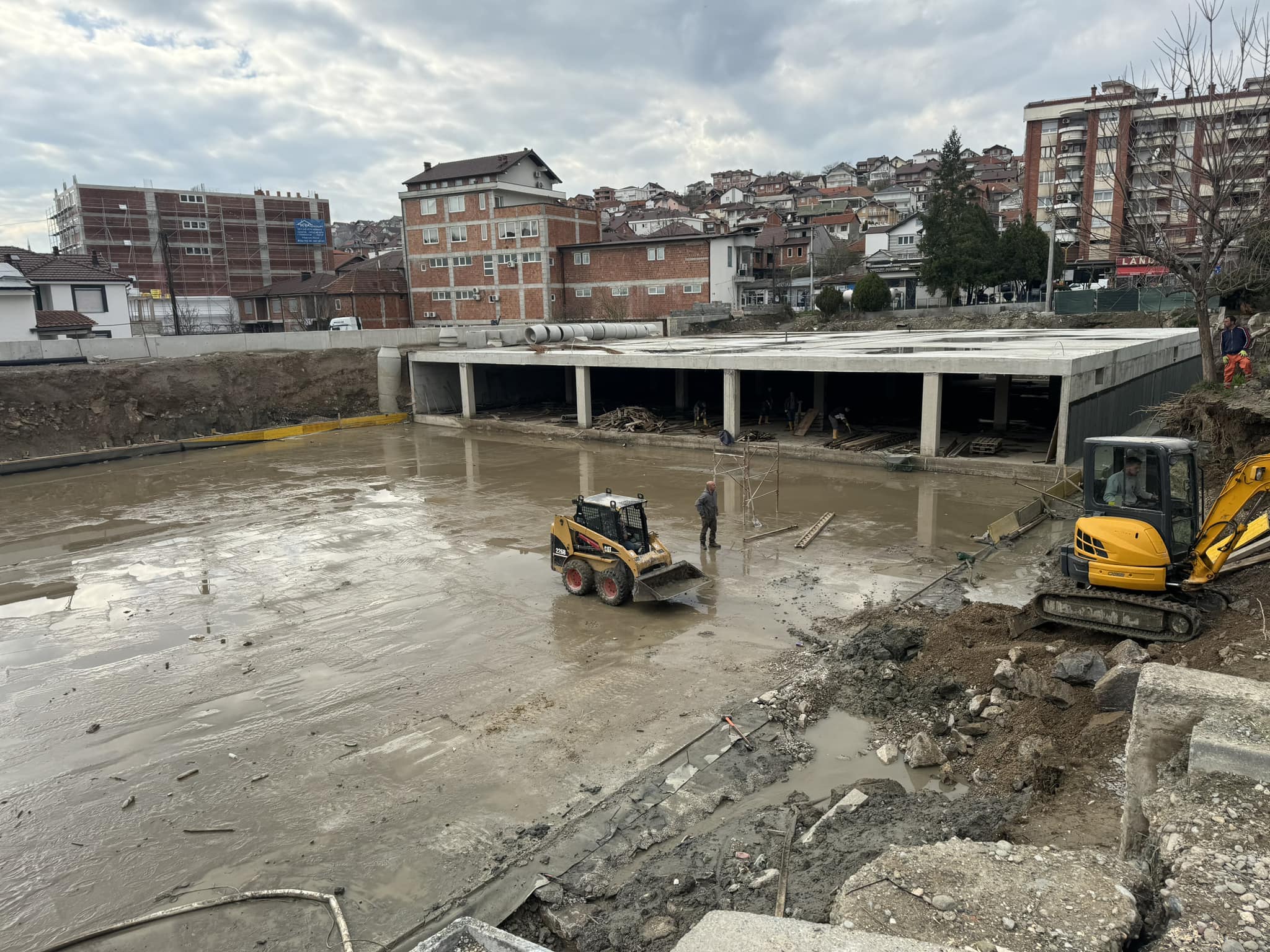 Rrëshqet puseta tek Parkingu nëntokësor, reagon drejtori Mullabazi