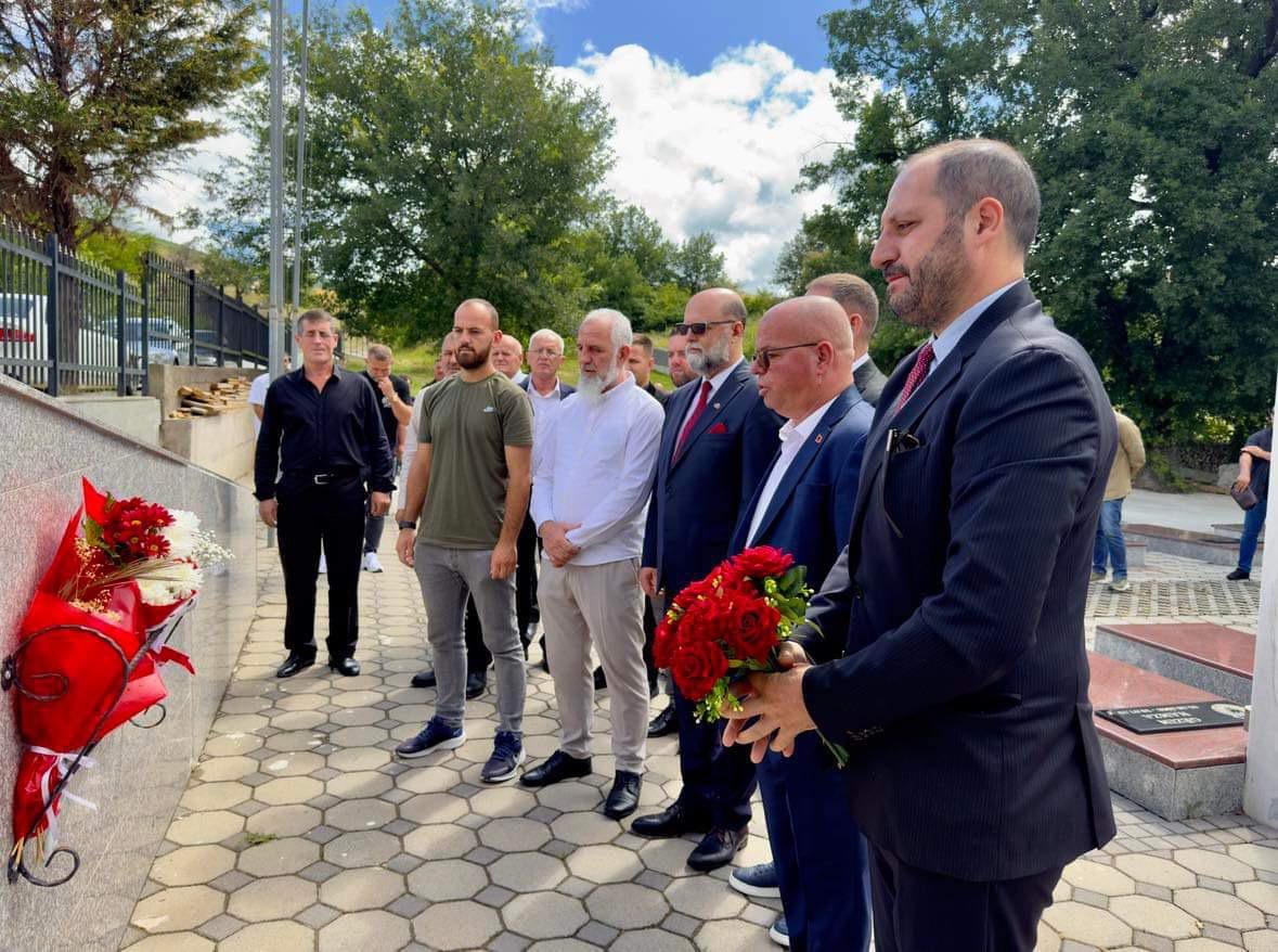 Edon Cana Përkujton Ditën e Çlirimit të Rahovecit